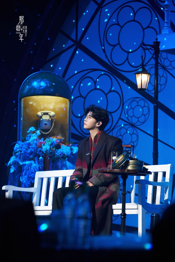 胡夏携“那些年”巡演回家乡南宁 跨年夜温馨献唱与歌迷共迎新年 (8).jpg